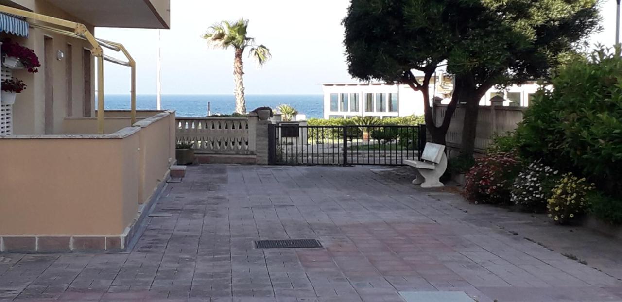Bilocale Punta Rosa - Fronte Spiaggia Otranto Bagian luar foto